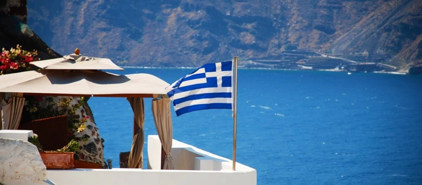 Έρευνα ΠΑΜΑΚ: Τι πιστεύουν οι Έλληνες ότι πρέπει να ισχύσει στον τουρισμό φέτος;